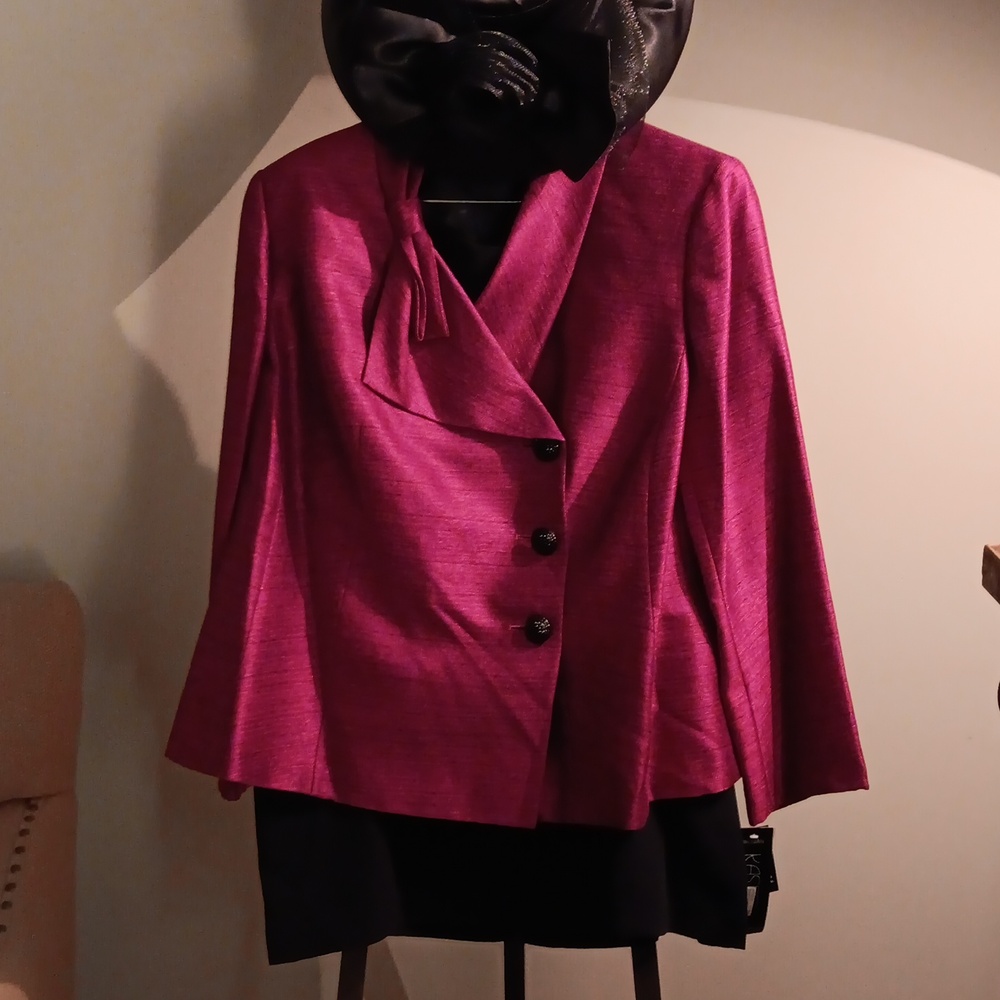 Kasper skirt suit. 16W